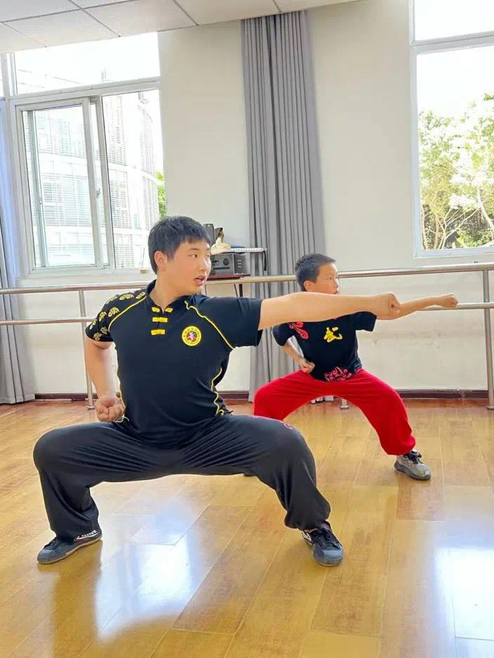 成都篮球青年队_青羊区篮球训练中心_青羊区篮球冠军是谁啊