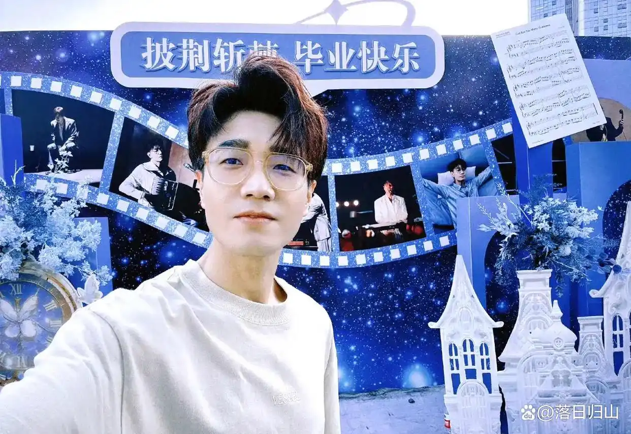 游泳的弟弟_哥哥游泳视频_哥哥是游泳冠军弟弟