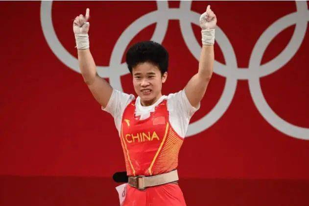 举重冠军2011年_举重冠军年龄_举重冠军年龄最少是多少岁