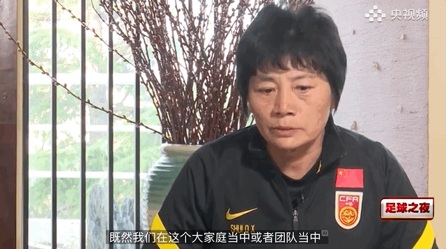 全运会足球奖牌_全运会足球冠军队奖金_全运会足球颁奖