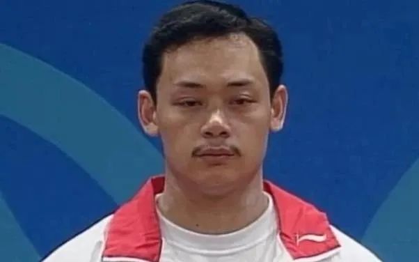 举重石智勇破纪录_举重冠军石智勇有两个吗_举重冠军石智勇12秒
