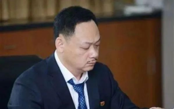 举重冠军石智勇12秒_举重石智勇破纪录_举重冠军石智勇有两个吗