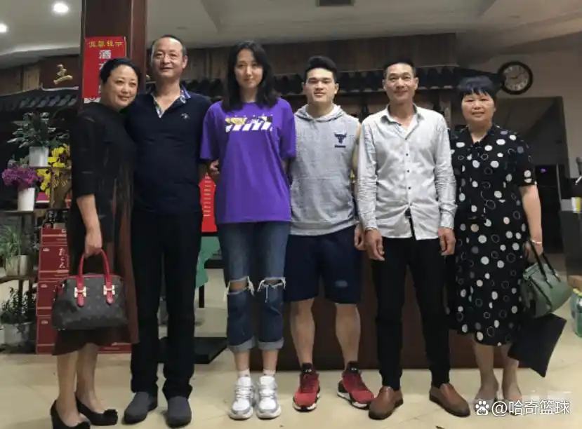 举重冠军石智勇有两个吗_举重石智勇夺冠视频_举重石智勇破纪录