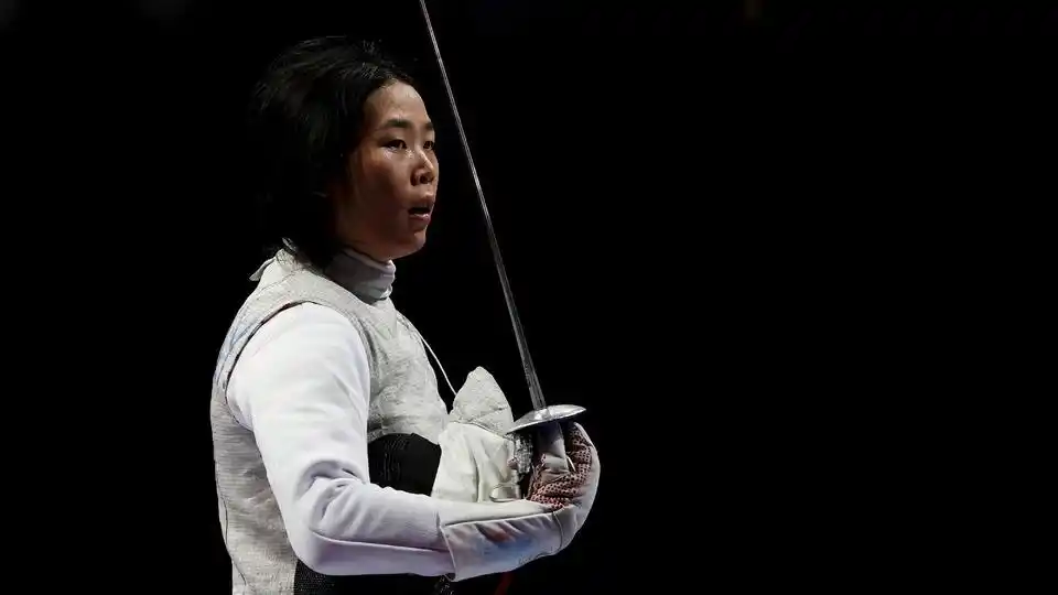 首枚亚运会击剑金牌_中国队亚运会击剑冠军是谁_亚运队冠军击剑会中国是第几届
